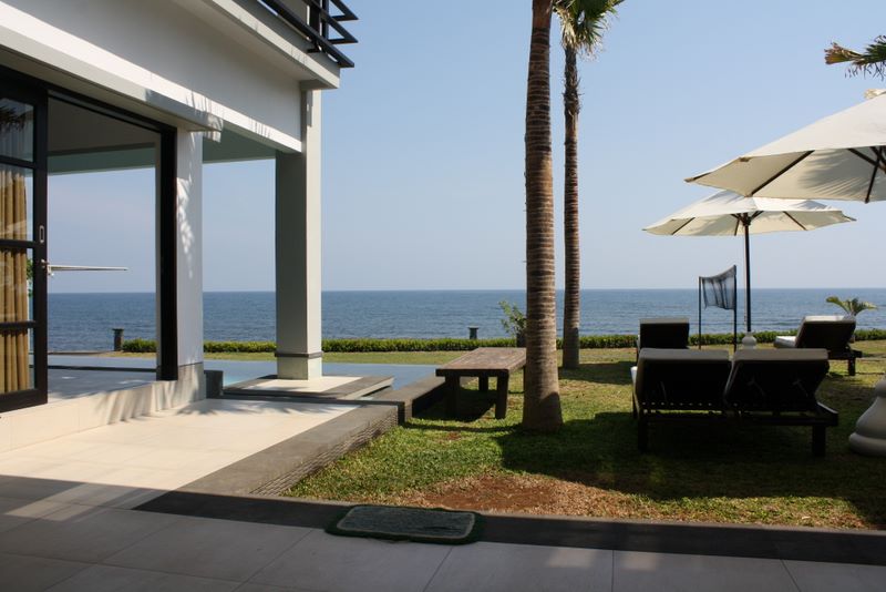 garden overlooking the sea